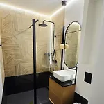 山林小屋 Fly House
