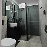 Fly House 山林小屋 莱鲍