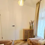山林小屋 Fly House *