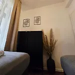 Fly House 山林小屋 莱鲍